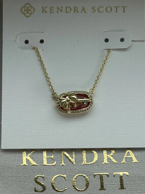 Kendra Scot pendant necklace